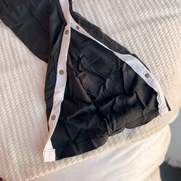 Side Buttons Split pants - Picture 3 of 4